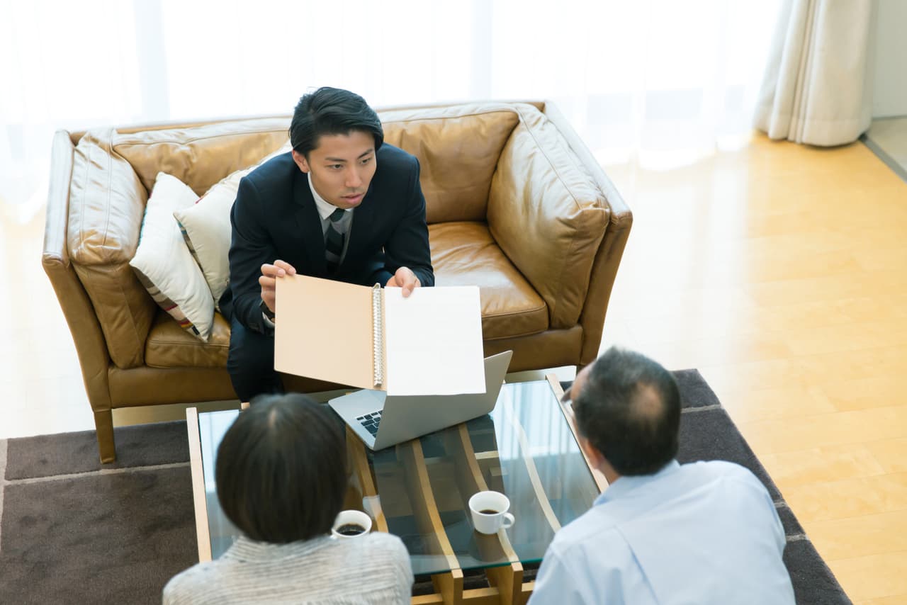 クロージングは“押す”のではなく“導く”