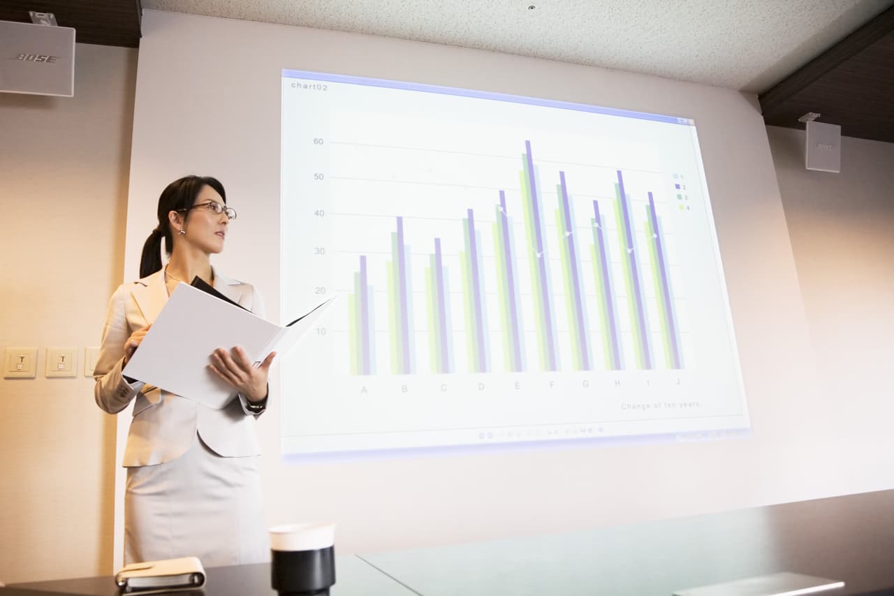 「金利が上がると不動産は下がる」は本当か