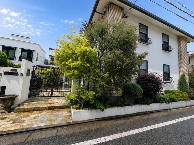 世田谷区上北沢3丁目 賃貸併用戸建